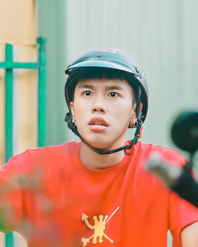 Đi Giữa Trời Rực Rỡ: Làm thiếu gia phố núi vất vả đến mức Long Vũ sụt tới 7kg-2