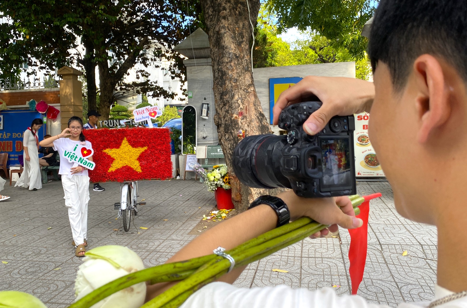 Nhộn nhịp check in trên con đường đẹp nhất thành Vinh-6