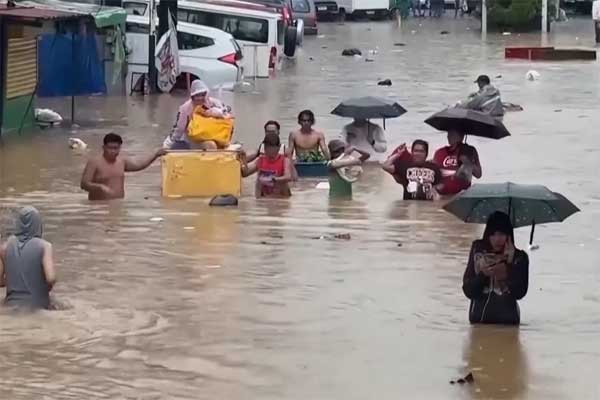 Bão Yagi càn quét Philippines gây lở đất và lũ lụt, ít nhất 14 người thiệt mạng-3