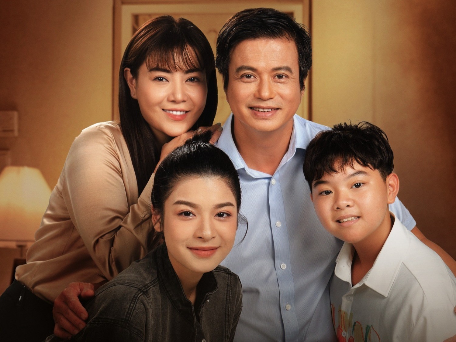 Bất ngờ với gu ăn mặc cá tính, sành điệu ngoài đời của tân binh phim giờ vàng VTV-2