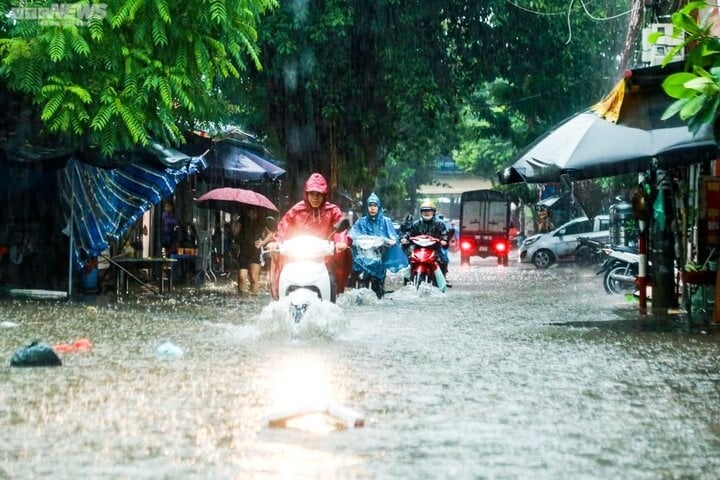 Cách phòng tránh sét trong siêu bão Yagi-1