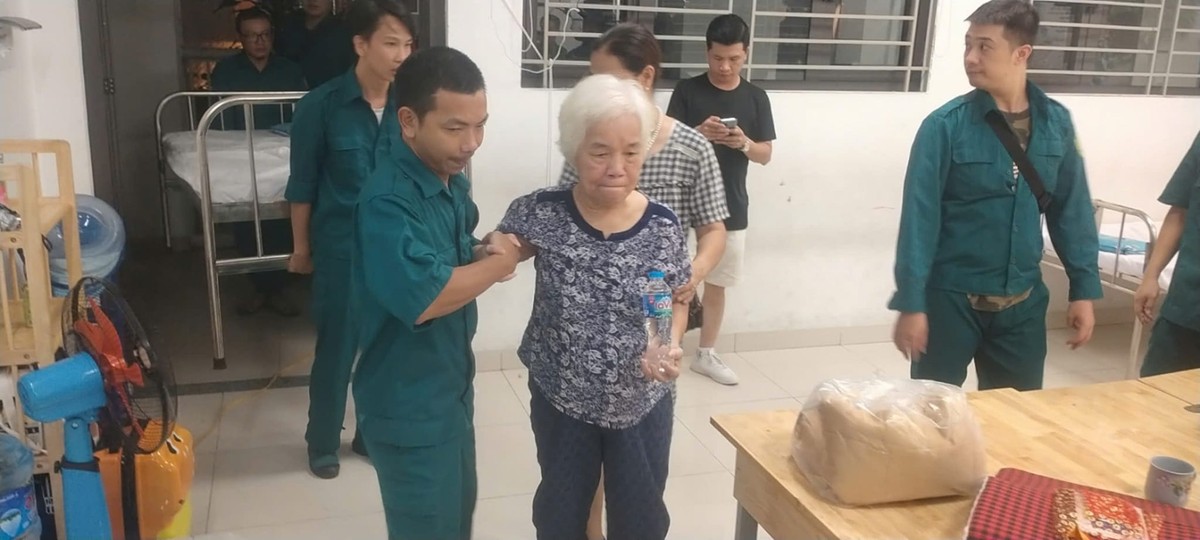 Những vết nứt ngang dọc tại chung cư người dân phải di dời trong đêm để tránh bão-5