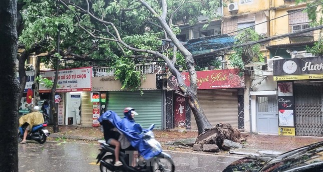 Bộ trưởng GD&ĐT tiếp tục gửi công điện ứng phó với bão số 3-1