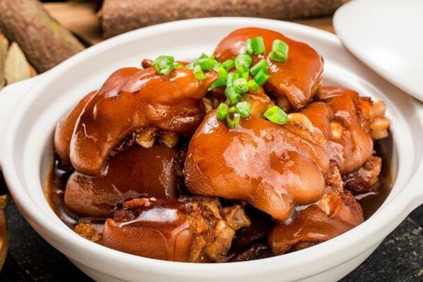 Đặc sản chè bột lọc heo quay chỉ có ở Huế, chinh phục mọi thực khách sành ăn-4