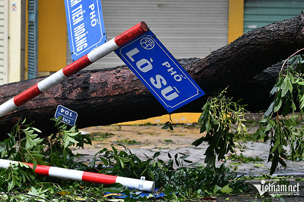 Chiều nay, nhiều trường ở Hà Nội cho nghỉ học sớm trước cảnh báo mưa to, ngập lụt-1