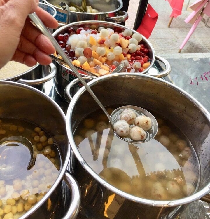 Đặc sản chè bột lọc heo quay chỉ có ở Huế, chinh phục mọi thực khách sành ăn-2