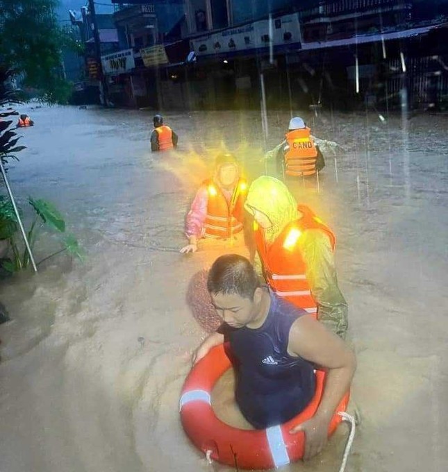 Trắng đêm chạy lũ ở Lạng Sơn-12