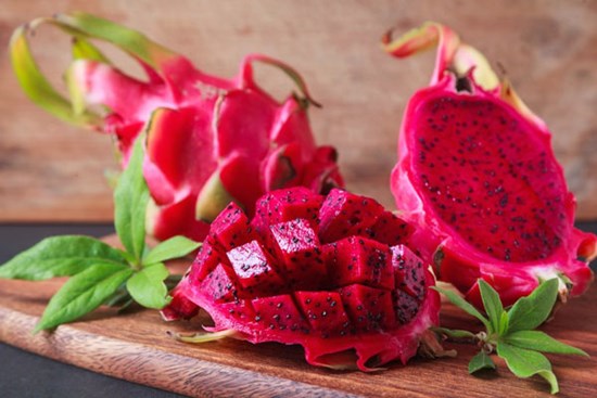 Những người nên hạn chế ăn thanh long