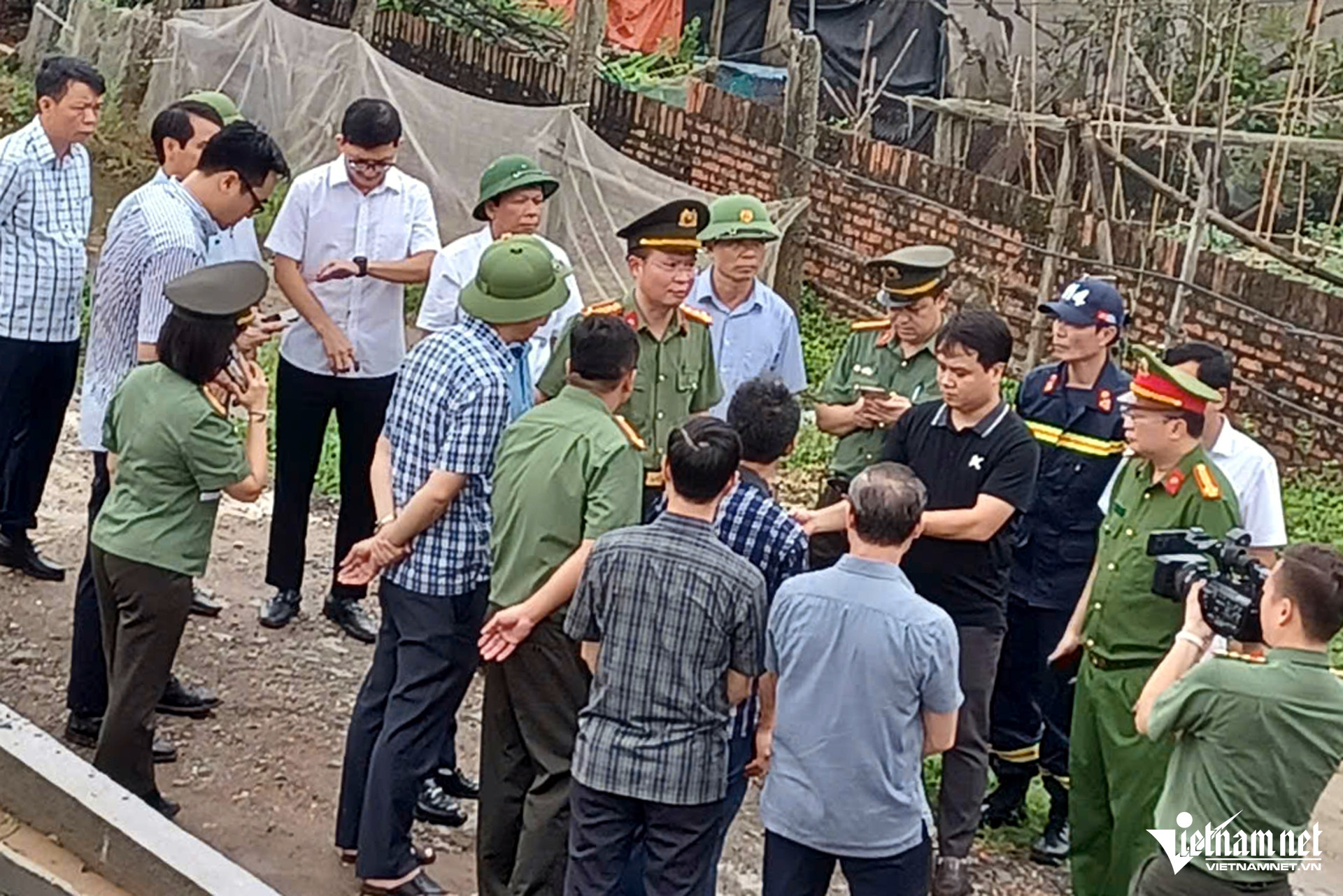 Hiện trường vụ sập cầu Phong Châu ở Phú Thọ-5