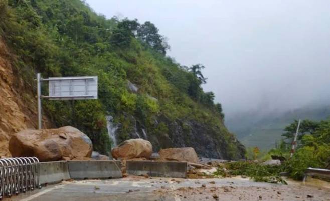 Lào Cai: 6 người chết, 7 người mất tích, nhiều tuyến đường ngập sâu trong nước-6