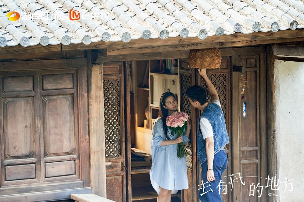 Phong cách thời trang gợi cảm của hoa hồng Lưu Diệc Phi-15