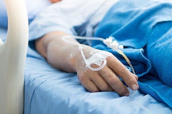 Ăn tiết canh mùng 1 để... lấy may, nam thanh niên 27 tuổi hôn mê, suy đa tạng