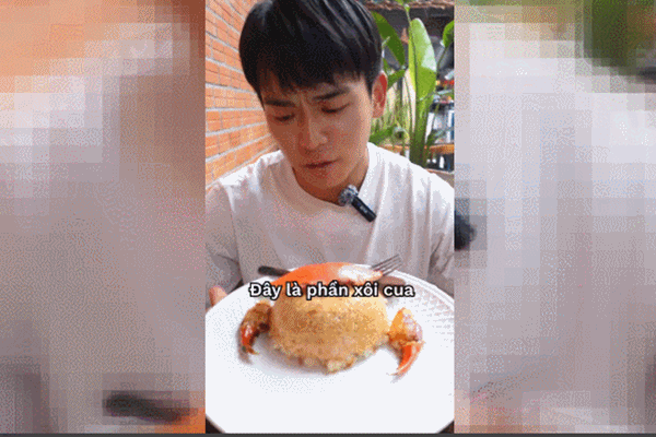 Khách Hàn thử món xôi giá 660.000 đồng ở TPHCM, dân mạng tranh cãi kịch liệt