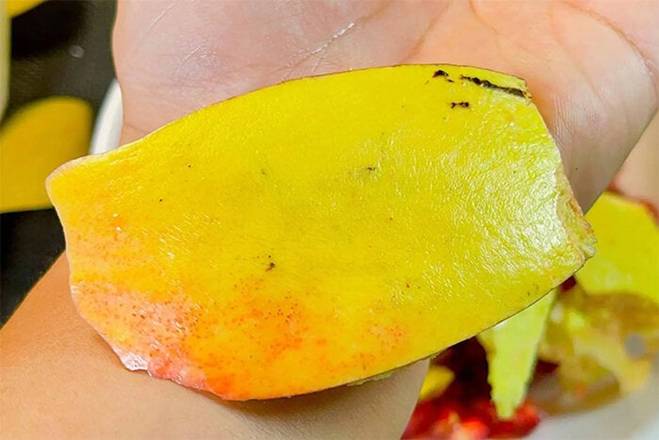 Ăn lựu đừng vội vứt vỏ, dùng nó bón cây, đuổi côn trùng rất tốt-3