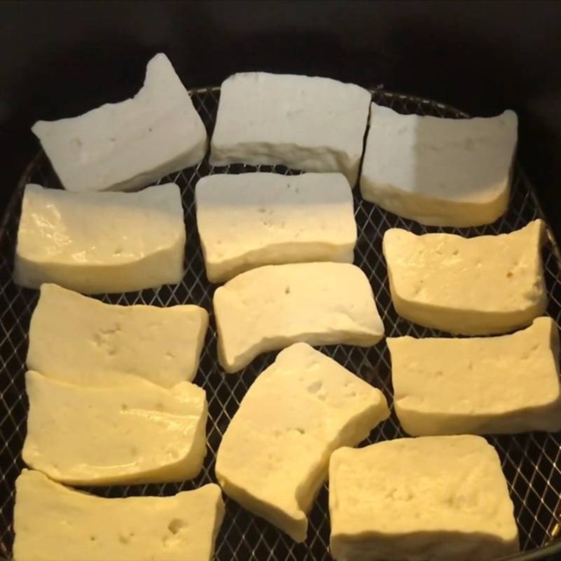 Cách chiên đậu phụ bằng nồi chiên không dầu ngon như đậu rán mà nhàn tênh-4