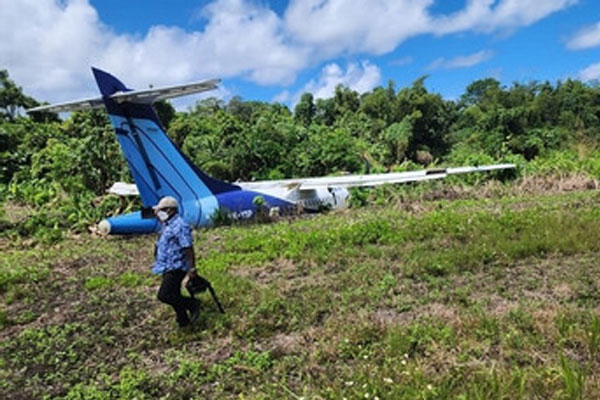 Mỹ: Phi công không hề biết máy bay bị bung mảng thân giữa trời-3