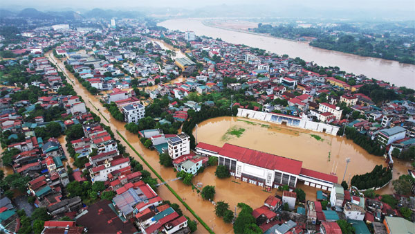 Nhìn từ trên cao, thành phố Yên Bái ngập trong biển nước-4