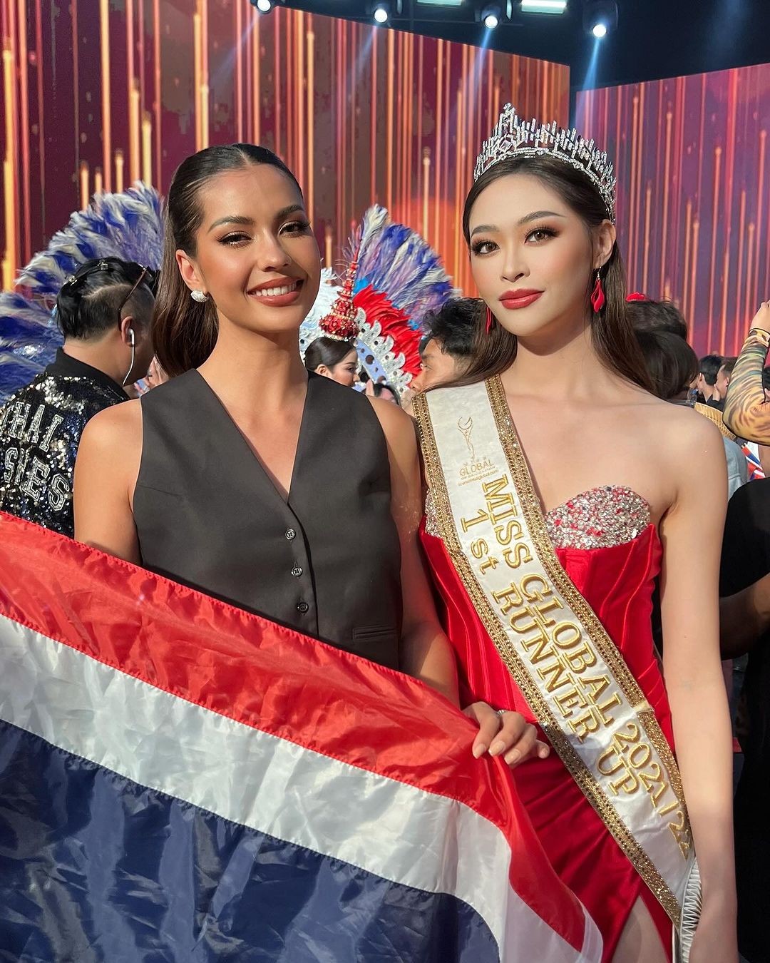 Diễn viên đóng phim cùng Âu Dương Chấn Hoa đăng quang Hoa hậu Hoàn vũ Malaysia-15