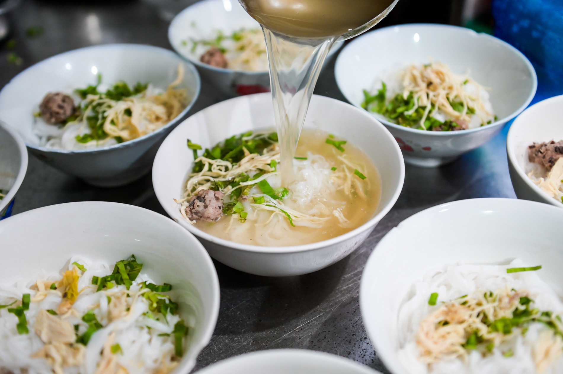 Phở 5.000 đồng ở Nam Định, khách thấy ngon ăn 6 bát liền-1