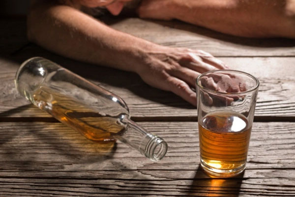 4 nạn nhân nghi ngộ độc rượu ở Vũng Tàu: Một người đang nguy kịch-3