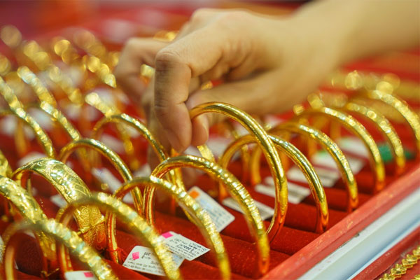 Giá vàng hôm nay 11/9/2024 tăng thẳng đứng, vàng nhẫn chiếm lại mốc kỷ lục-2