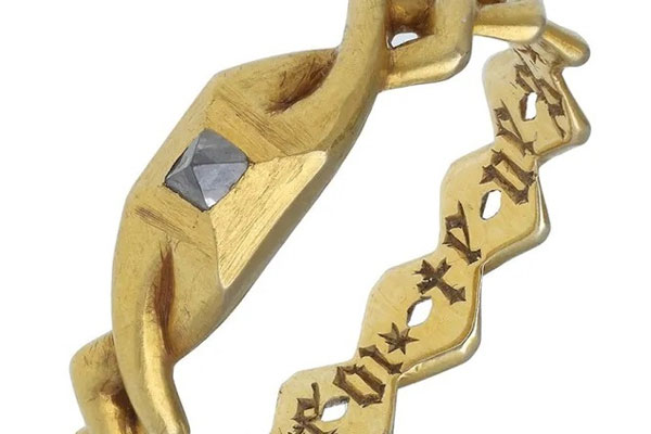 Dò kim loại trên cánh đồng, người đàn ông tìm thấy kho báu quý giá-2