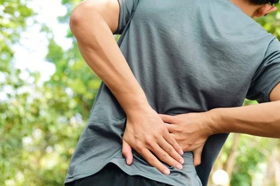 Đau ở thắt lưng, người đàn ông đi khám bất ngờ phát hiện ung thư phổi di căn