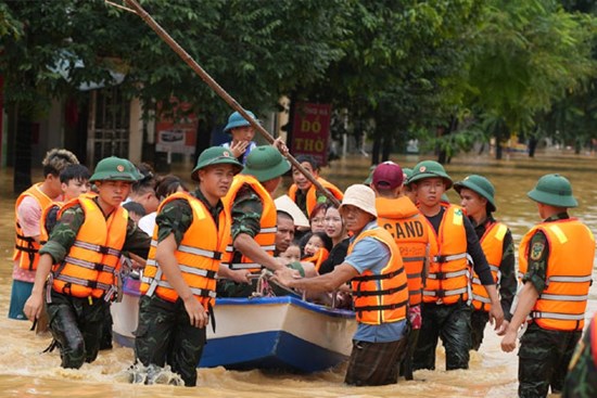 Hình ảnh xúc động trong cơn 'đại hồng thủy' chưa từng có ở Thái Nguyên