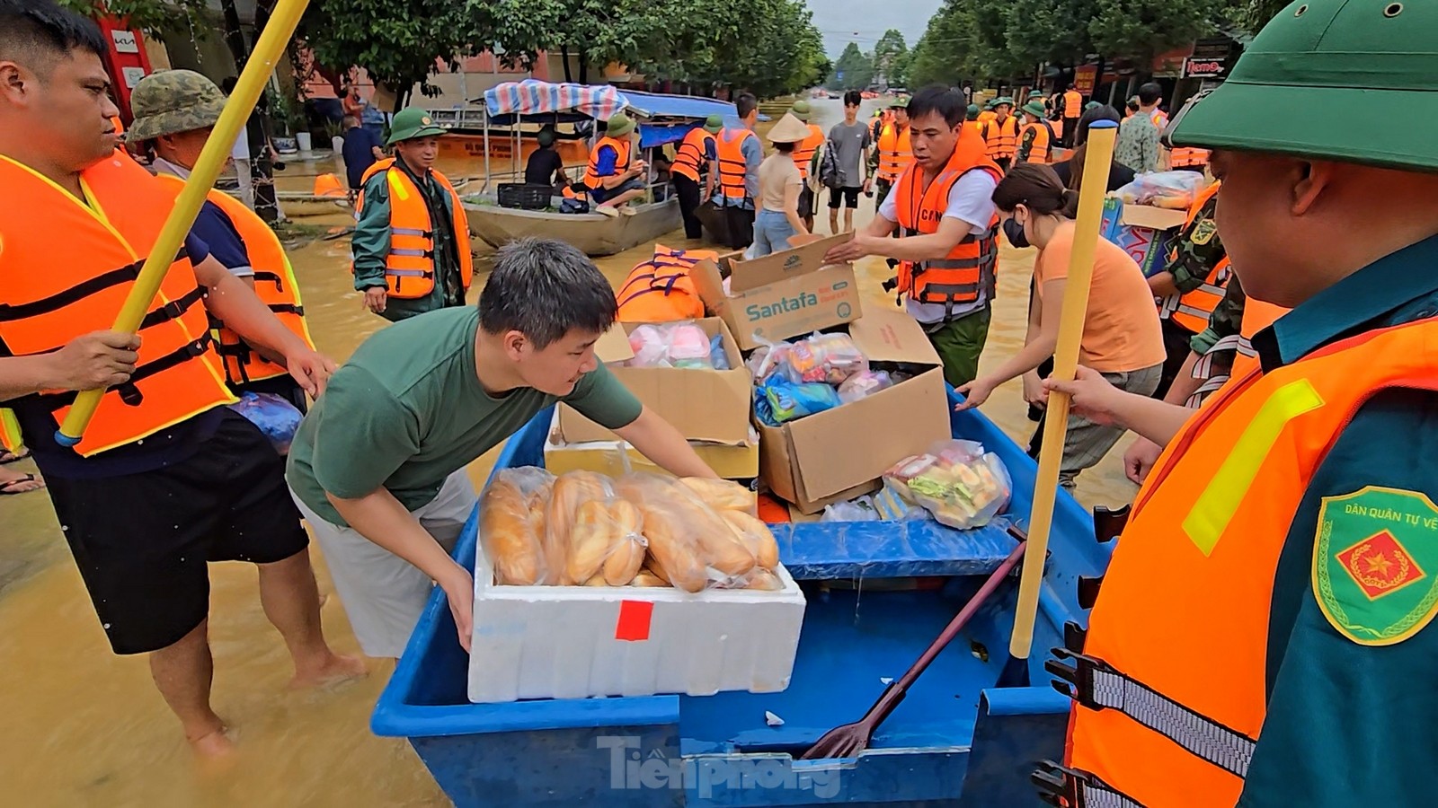 Hình ảnh xúc động trong cơn đại hồng thủy chưa từng có ở Thái Nguyên-12