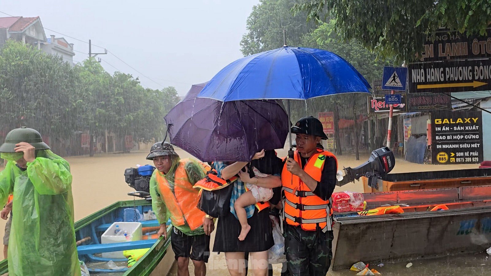 Hình ảnh xúc động trong cơn đại hồng thủy chưa từng có ở Thái Nguyên-4