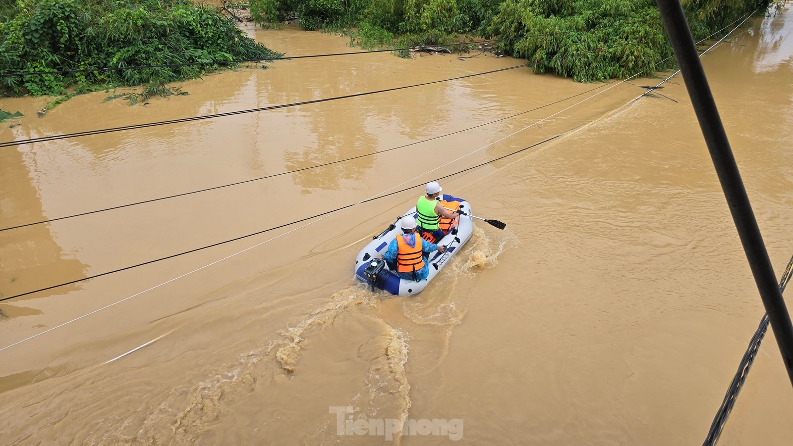 Hình ảnh xúc động trong cơn đại hồng thủy chưa từng có ở Thái Nguyên-16