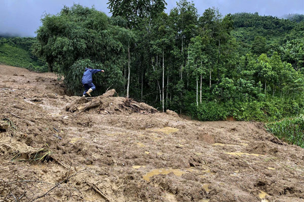 Chủ tịch Lào Cai thông tin nóng vụ lũ quét vùi lấp cả thôn, 15 người chết-1