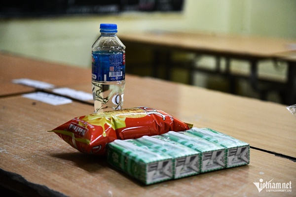 Đêm đầu tiên ở điểm tránh lụt của Hà Nội-7