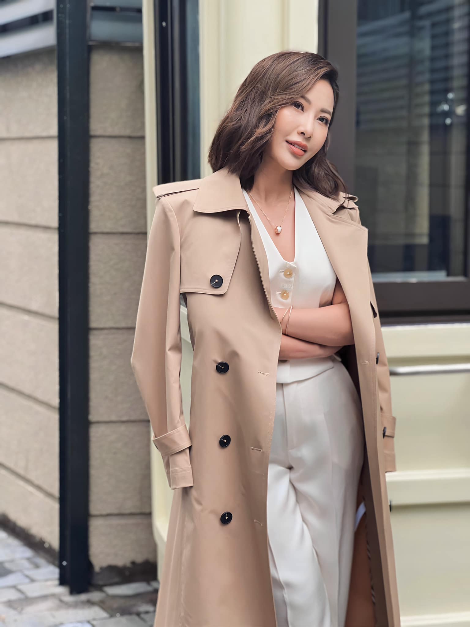 Cô gái thời tiết tác nghiệp trong tâm bão số 3, ngoài đời sở hữu sắc vóc nuột nà ra sao?-9