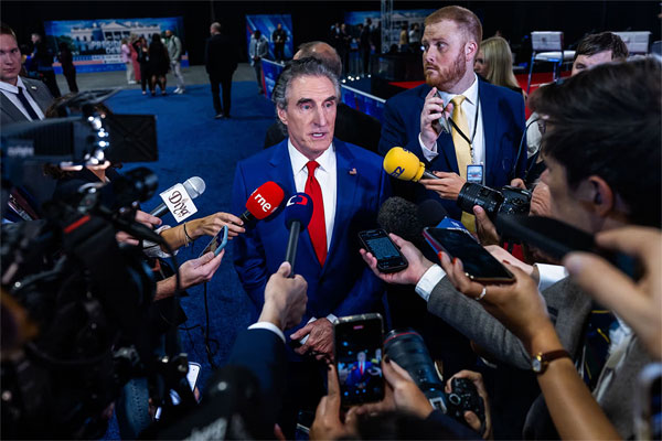 Hình ảnh nước Mỹ theo dõi trận so găng Trump – Harris-6