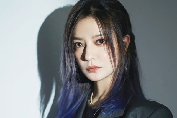 Triệu Vy bị cấm sóng, cuộc sống của con gái cô giờ ra sao?-6