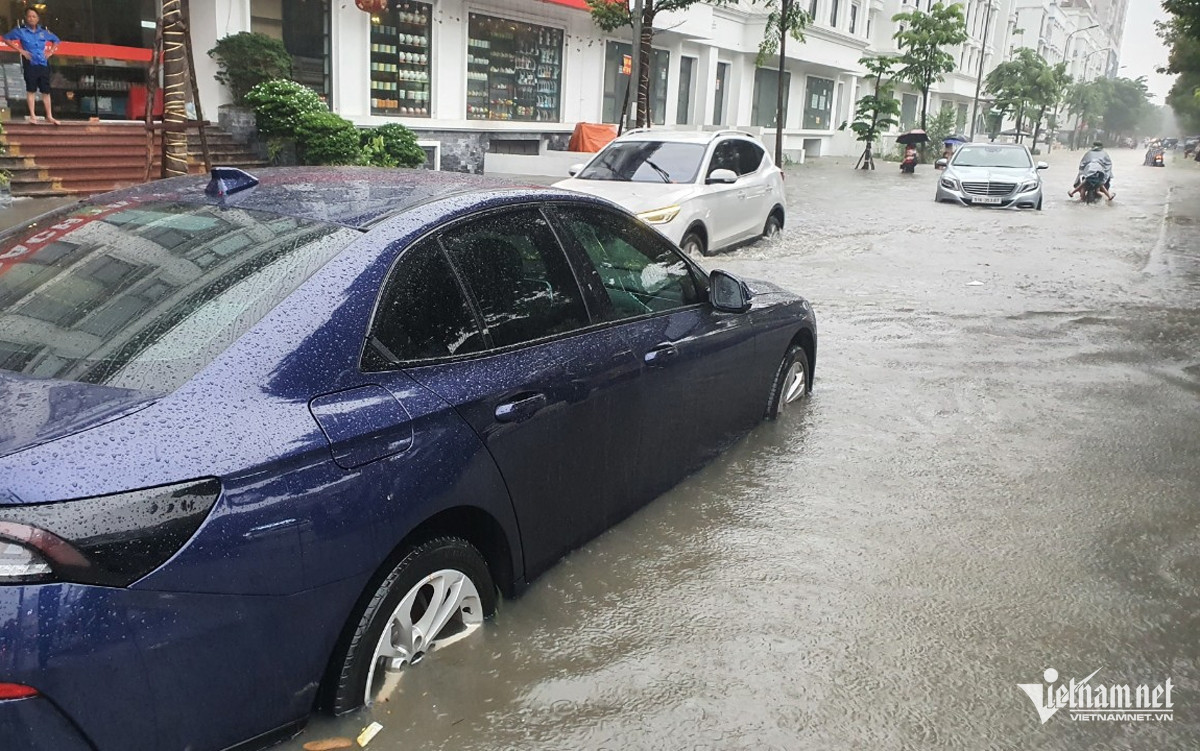 Kinh nghiệm bảo vệ ô tô trước những cơn bão lớn như Yagi-2