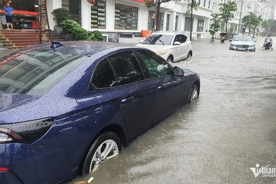 Kinh nghiệm bảo vệ ô tô trước những cơn bão lớn như Yagi