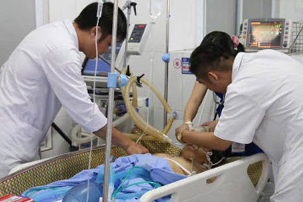 Lũ quét vùi lấp cả thôn ở Lào Cai: Chuyển gấp nam bệnh nhân trẻ về Hà Nội-2