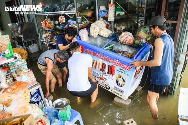 Hà Nội: Huyện Chương Mỹ ngập nặng, nước lũ cao đến đầu người-14