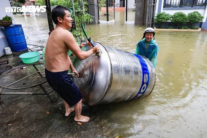 Hà Nội: Huyện Chương Mỹ ngập nặng, nước lũ cao đến đầu người-9