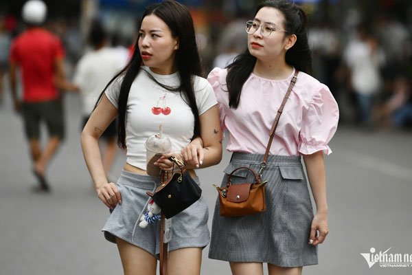 Nội thành Hà Nội mưa giông mạnh tối nay-3