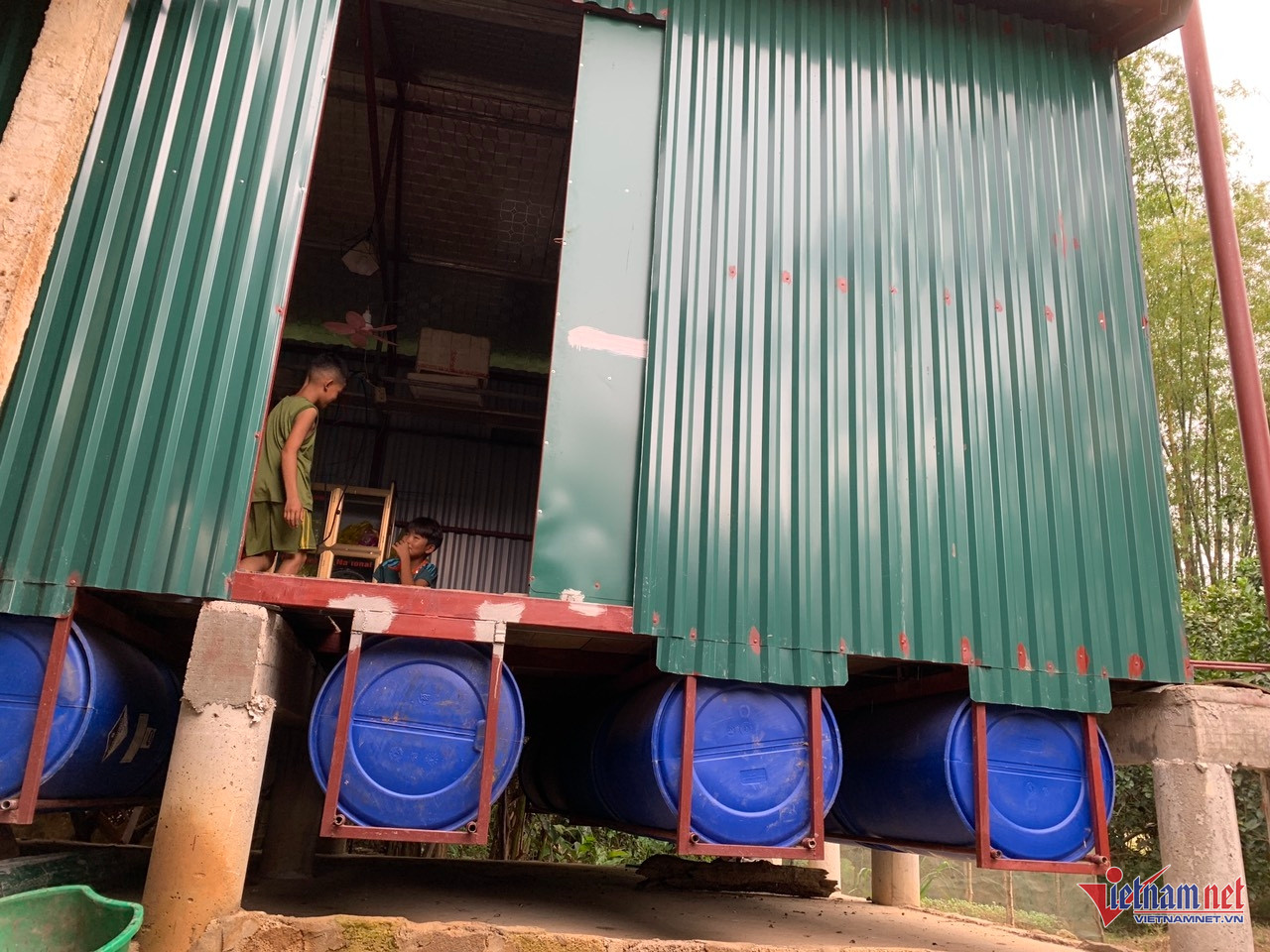 Bao đời vật lộn trong lũ dữ, người Hà Tĩnh hiến kế nước dâng nhà nổi-1