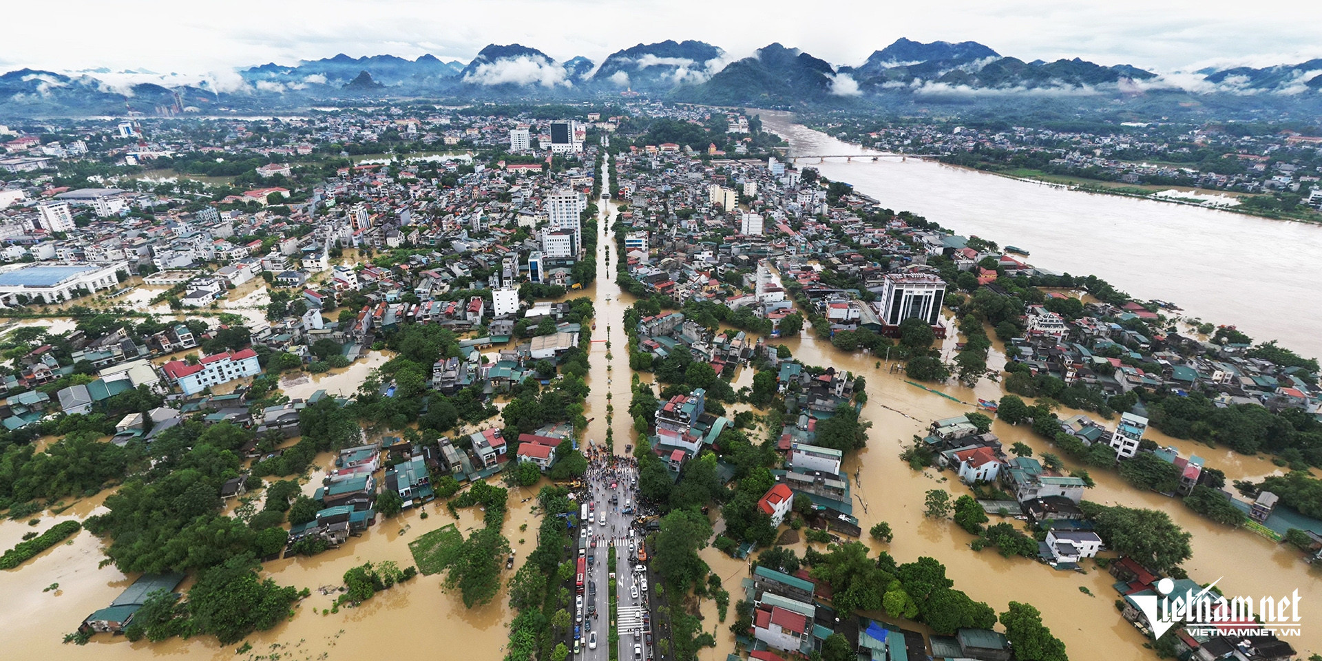 Những ngày mưa lũ kinh hoàng nhất lịch sử ở các tỉnh miền núi phía Bắc-19