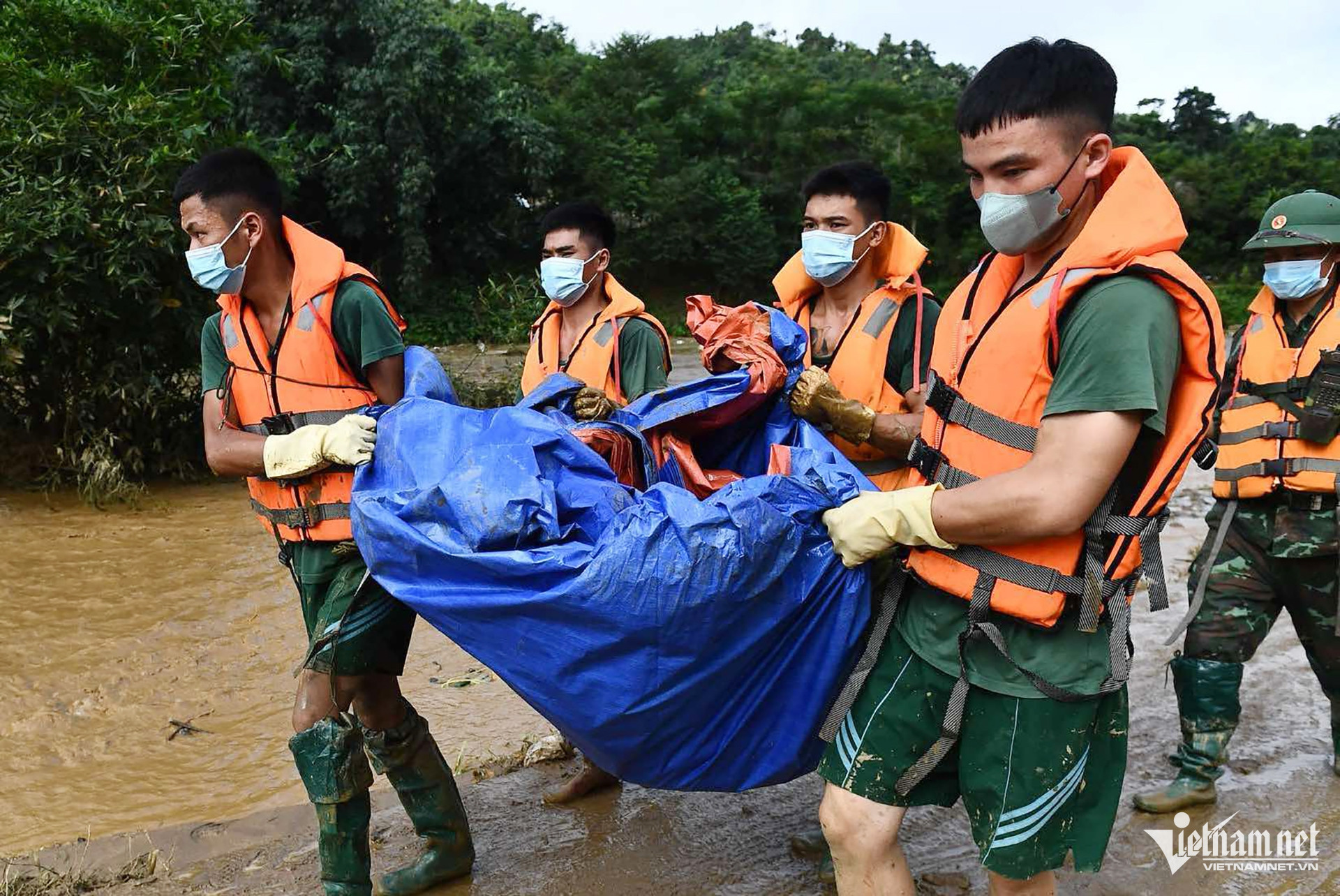 Những ngày mưa lũ kinh hoàng nhất lịch sử ở các tỉnh miền núi phía Bắc-8