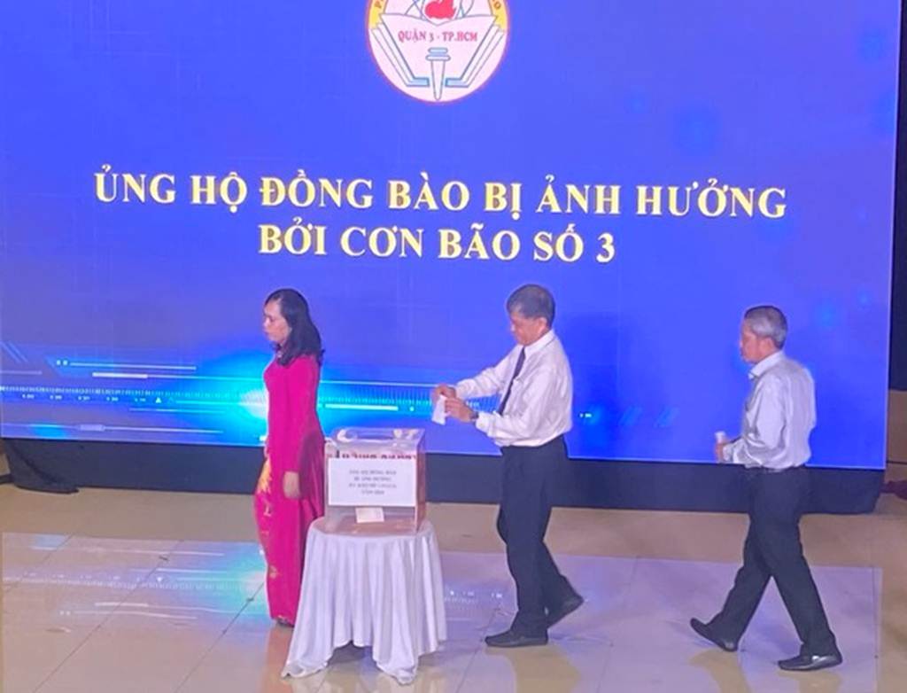 Học sinh tiểu học ở TP HCM bật khóc khi thấy cảnh mưa lũ miền Bắc-6