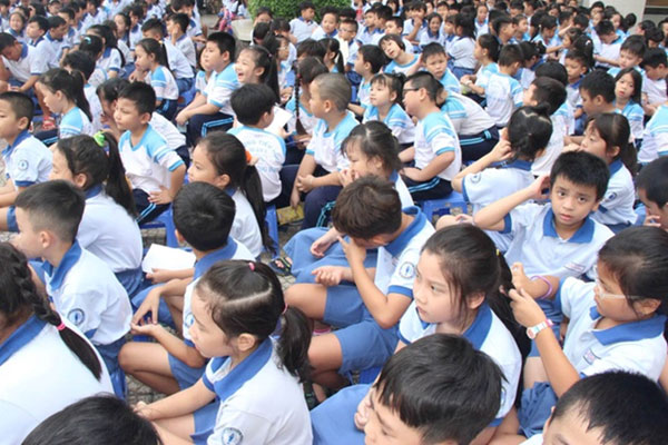 Người nước ngoài tất bật cứu trợ vùng lũ: Quá xúc động về tình người ở Việt Nam-8