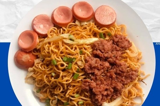 Đổi vị mì gói khi xào chung với pate