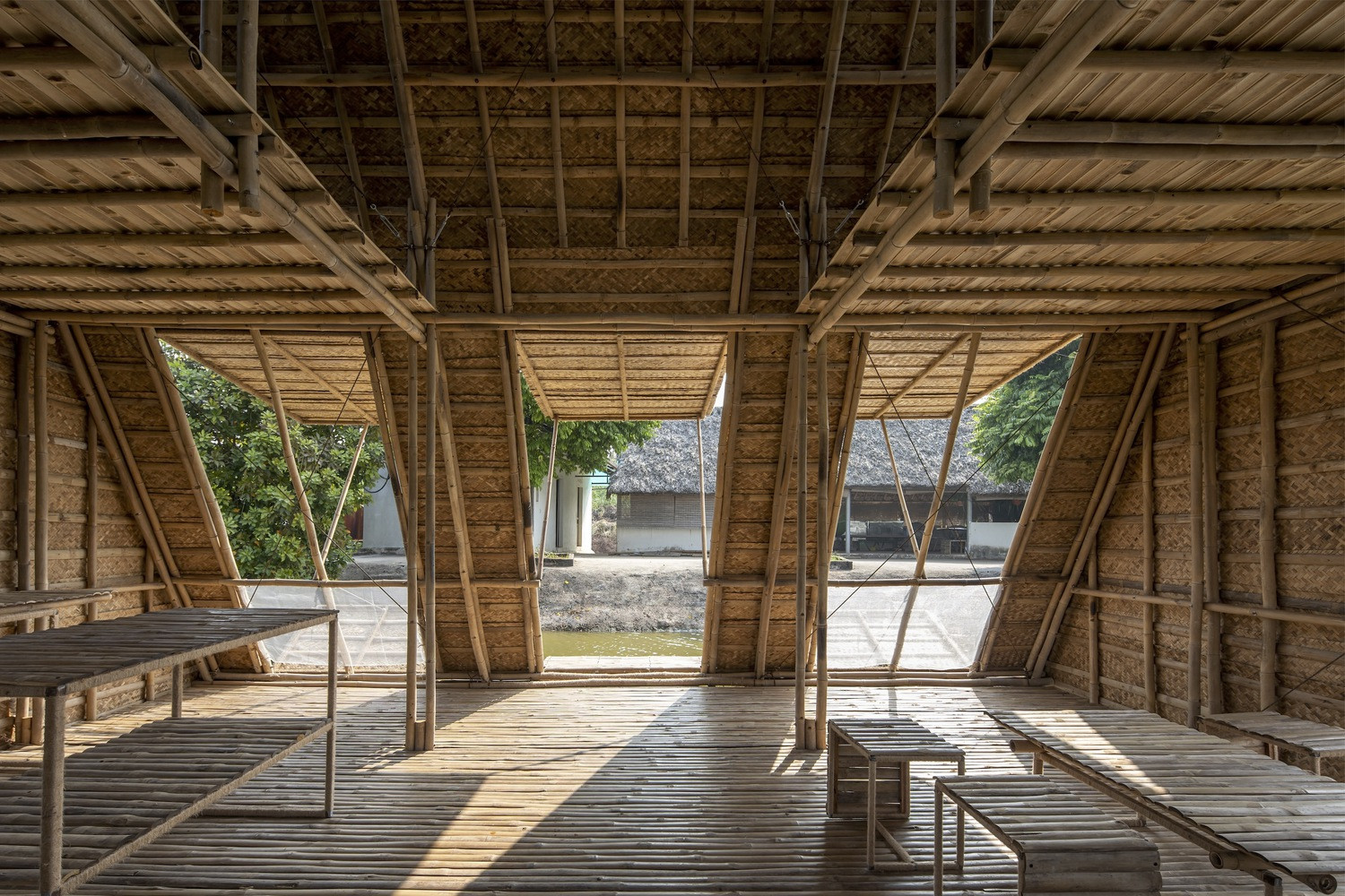 Nhà tre nổi trên mặt nước, thích ứng với bão lụt-9