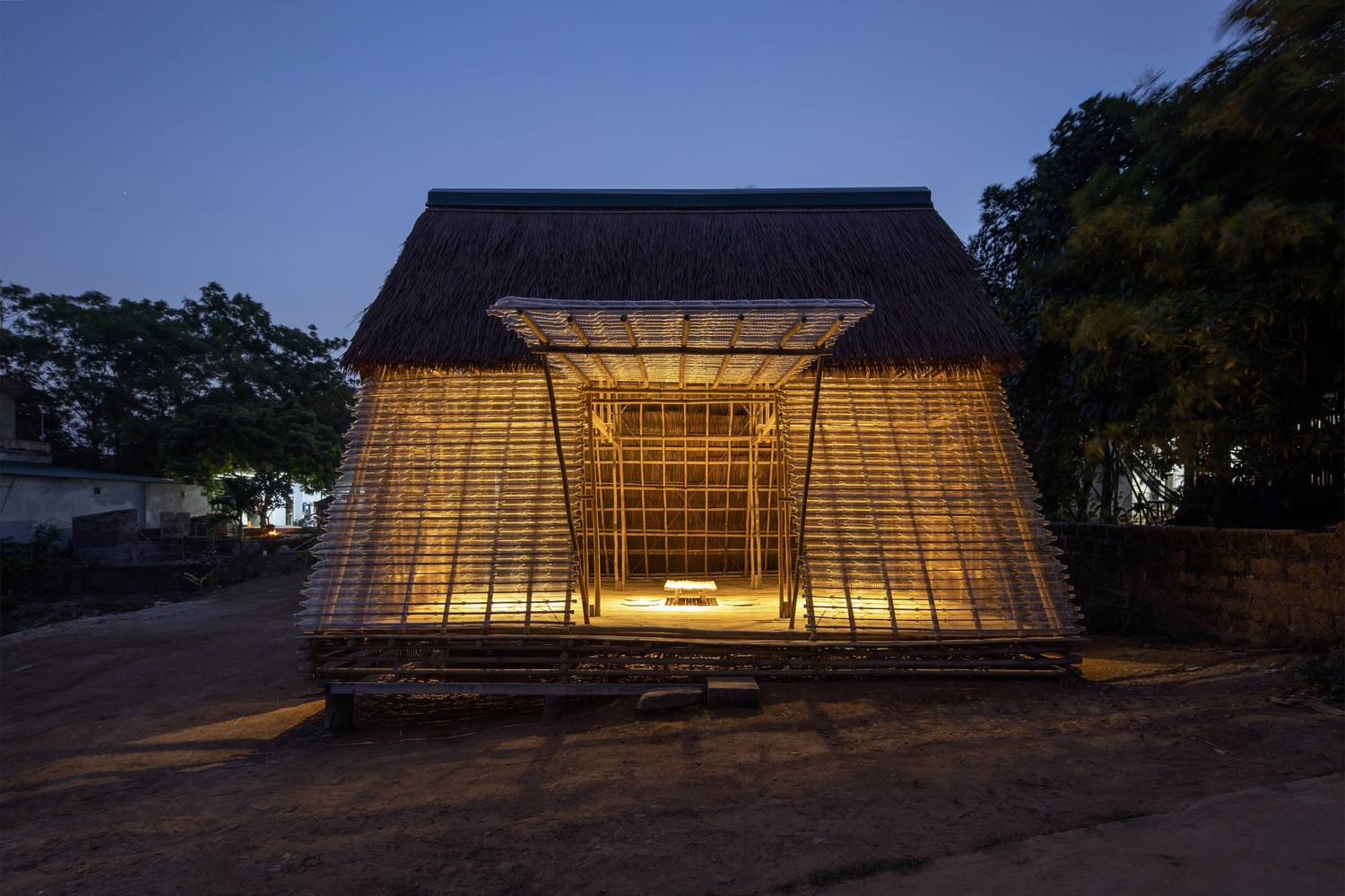 Nhà tre nổi trên mặt nước, thích ứng với bão lụt-11